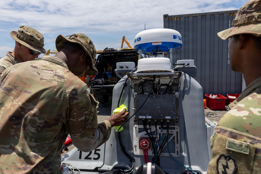 Salaknib 2026: U.S. Soldiers Launch Unmanned Surface Vessels in the Philippines