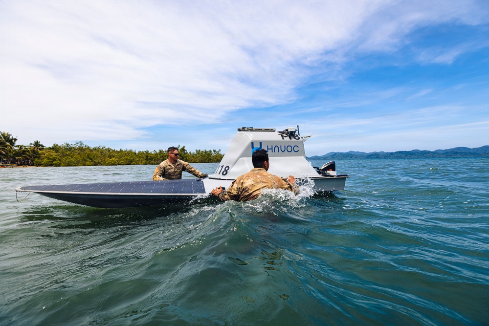 Salaknib 2026: U.S. Soldiers Launch Unmanned Surface Vessels in the Philippines