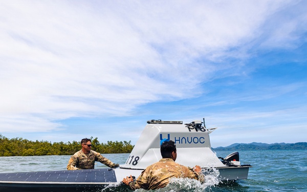 Salaknib 2026: U.S. Soldiers Launch Unmanned Surface Vessels in the Philippines