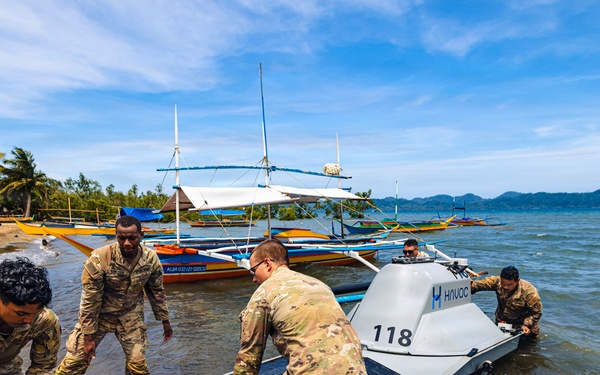 Salaknib 2026: U.S. Soldiers Launch Unmanned Surface Vessels in the Philippines