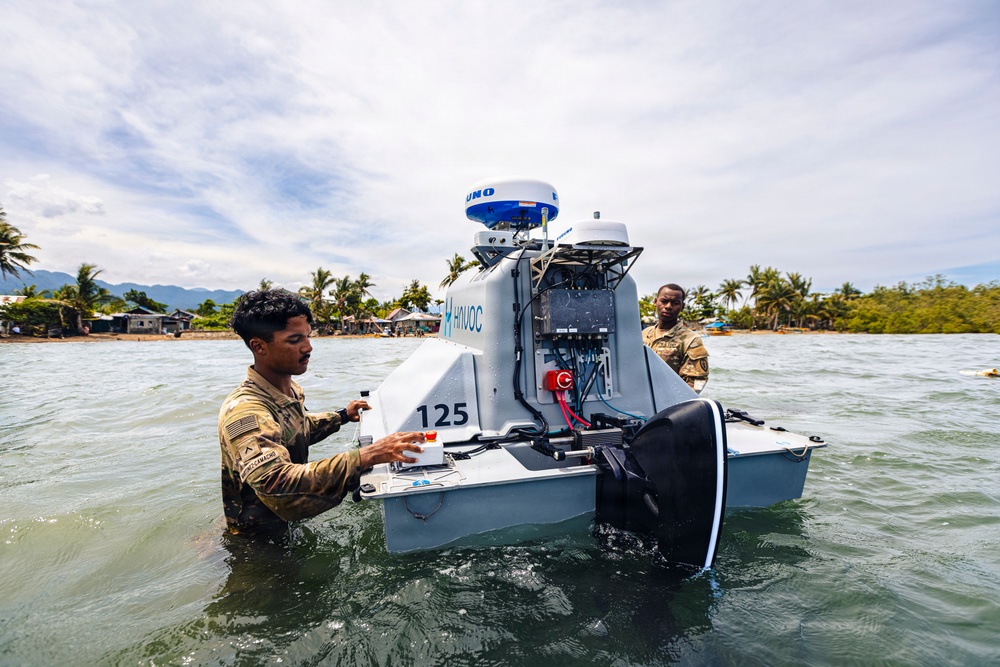 Salaknib 2026: U.S. Soldiers Launch Unmanned Surface Vessels in the Philippines
