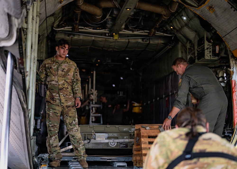 325th LRS Airmen conduct combat offload Method B training at Tyndall AFB