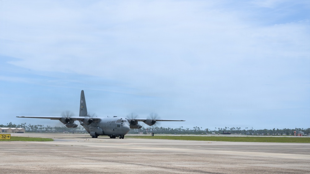 325th LRS Airmen conduct combat offload Method B training at Tyndall AFB