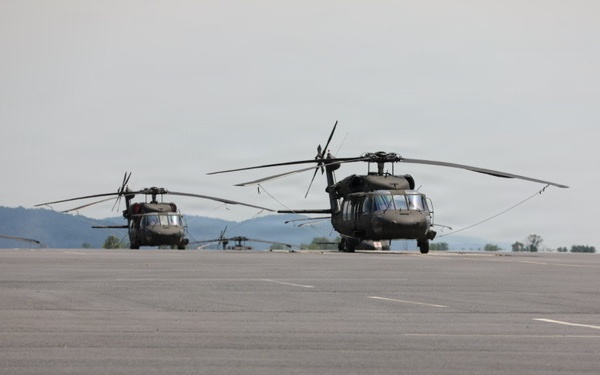 UH-60 black hawk helicopters
