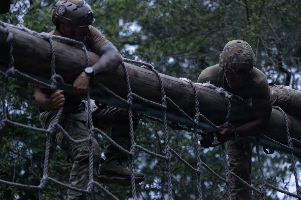 7th Special Forces Group (Airborne) Soldiers compete in Best Team competition during Red Empire Week 2026