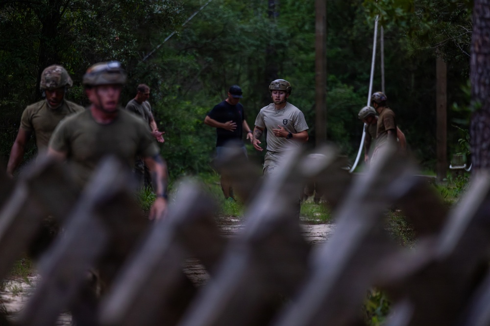 7th Special Forces Group (Airborne) Soldiers compete in Best Team competition during Red Empire Week 2026