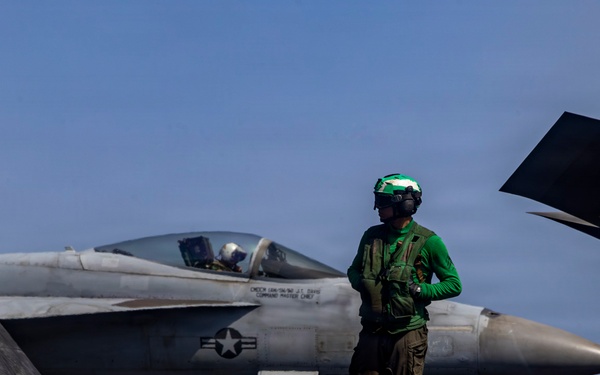 Abraham Lincoln Conducts Flight Operations