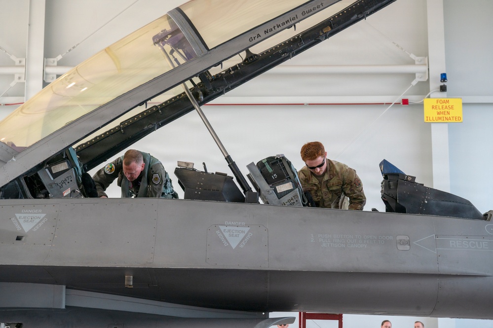 General Guillot Visits the 180th Fighter Wing