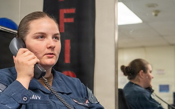 USS John C. Stennis (CVN 74) Recognizes AG3 Cox