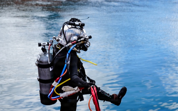 Underwater Construction Team Supports Future Dry Dock 5 at Pearl Harbor Naval Shipyard