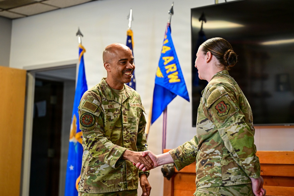 AFRC COMMAND CHIEF NUÑEZ VISITS NIAGARA TO ENGAGE WITH 914 ARW AIRMEN