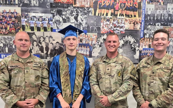 Idaho Army National Guard recruiters save new Soldier's life at his first drill