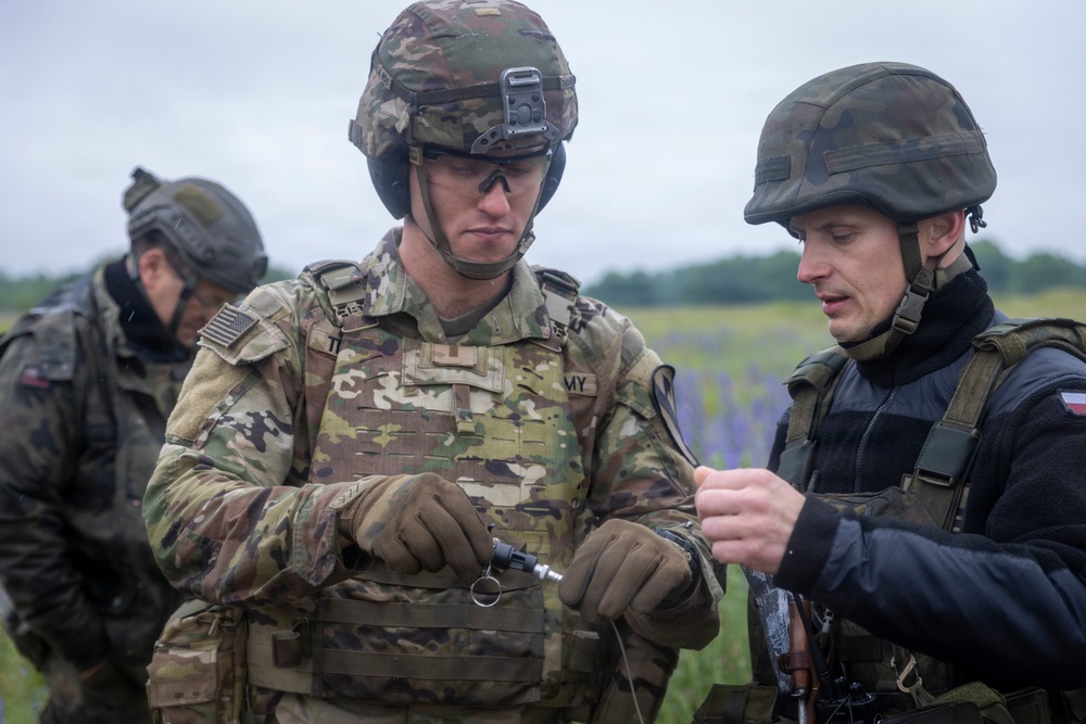U.S. Army Combat Engineers strengthen NATO partnership through cross-training in Poland