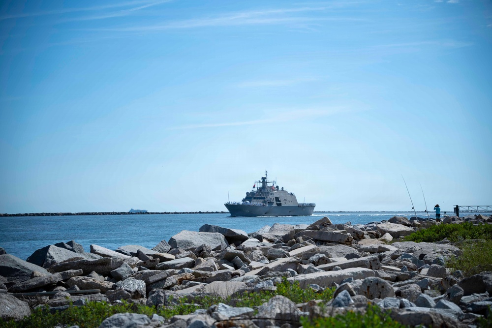 USS Cleveland Arrives at Naval Station Mayport