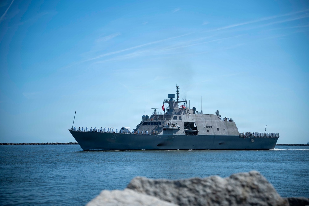 USS Cleveland Arrives at Naval Station Mayport