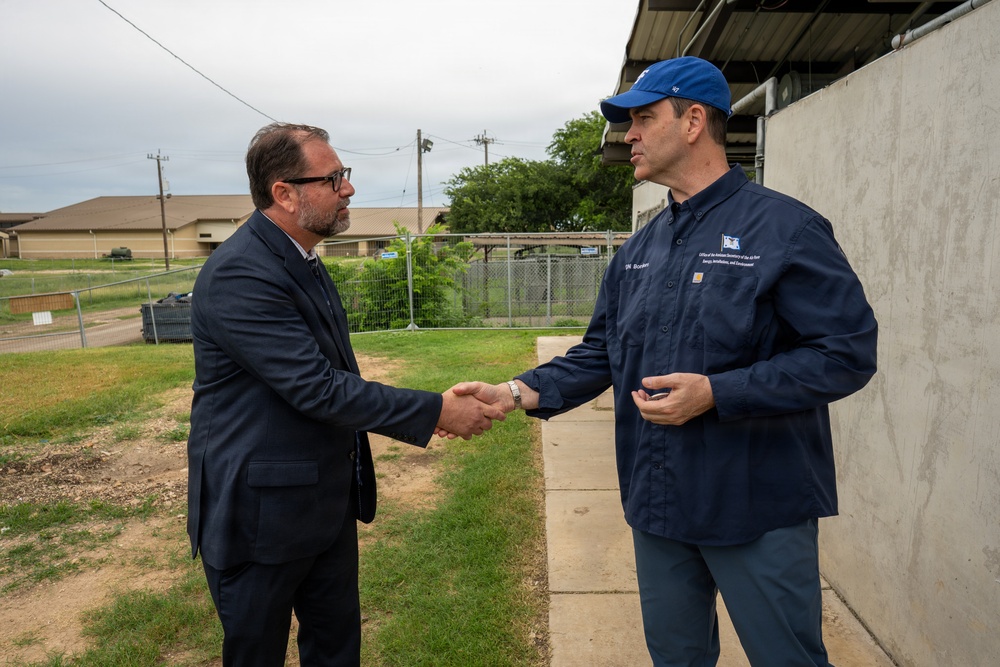 SAF/IE Borders tours JBSA-Lackland MWD and BMT facilities