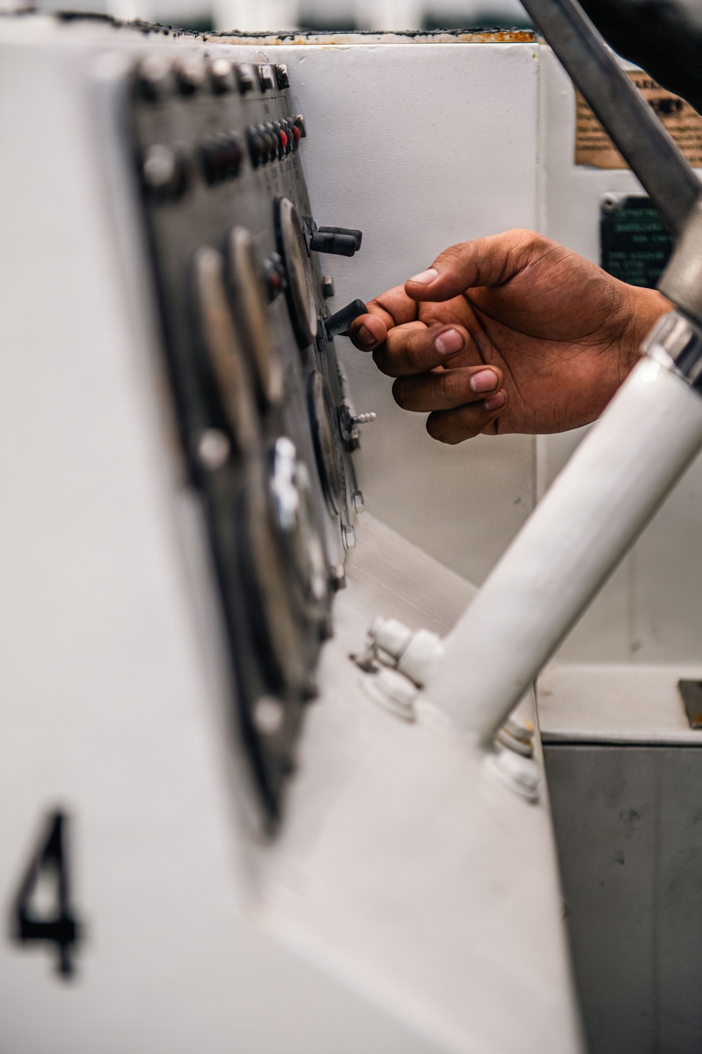 Ronald Reagan Sailors Perform Maintenance