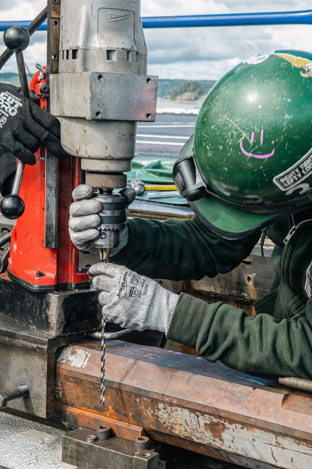 Ronald Reagan Sailors Perform Maintenance