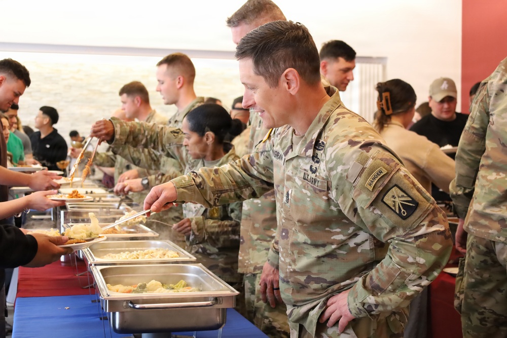 16th SB Command Sgt. Maj. Joins 95th CSSB Leaders to Give Back at UMT Appreciation Dinner