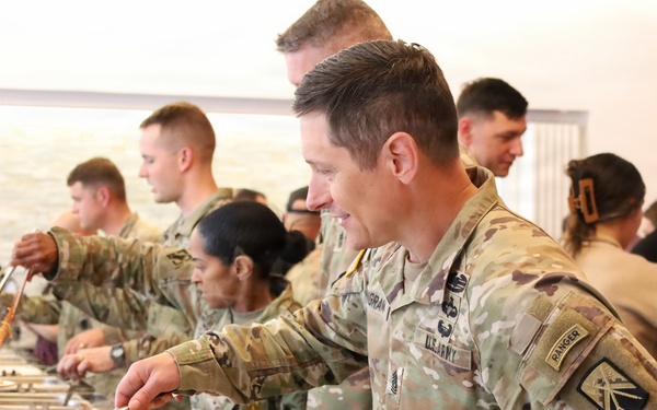 16th SB Command Sgt. Maj. Joins 95th CSSB Leaders to Give Back at UMT Appreciation Dinner