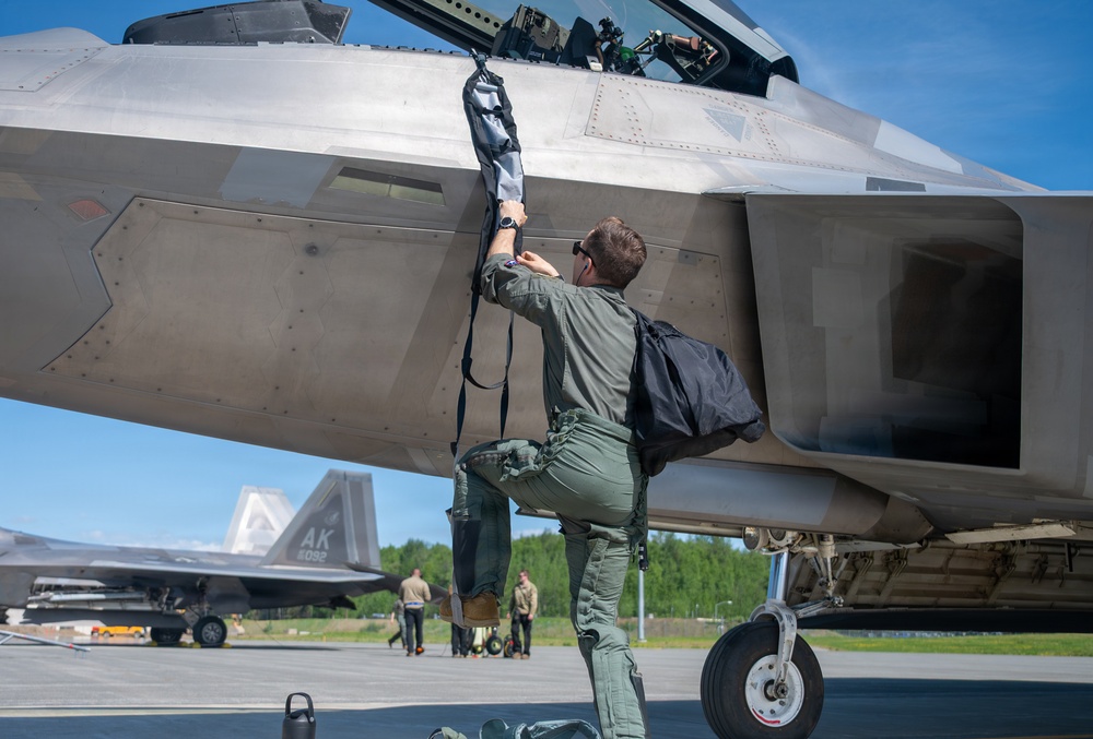 Lighter, faster, ready: Exercise Iron Warrior