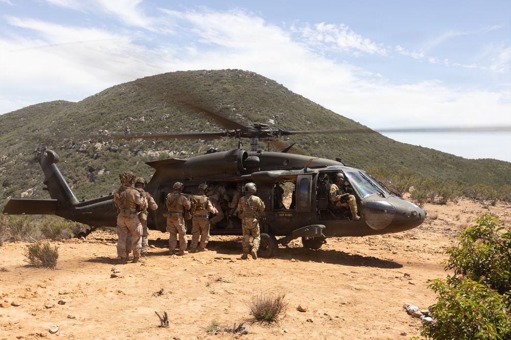 U.S. Marines conduct UH-60M reconnaissance mission