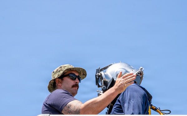 UCT 2 Divers at LA Fleet Week 2026
