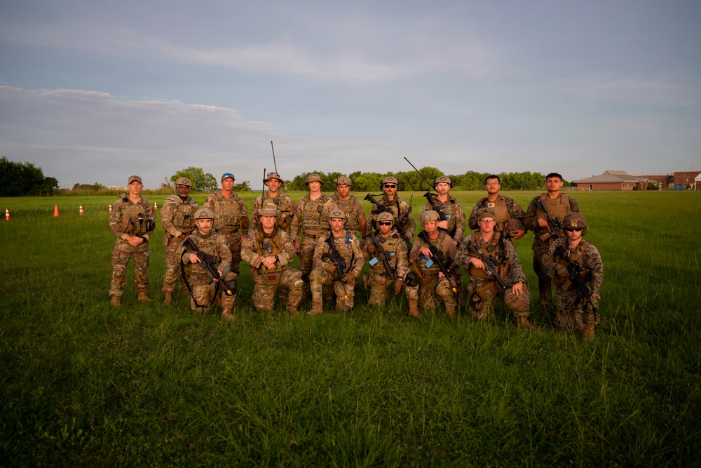 Port Security Unit 308 and 4th Assault Amphibian Battalion Conduct Joint Training