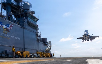 26th Marine Expeditionary Unit’s Type Commanders Amphibious Training | F-35B Lightning II Carrier Qualification