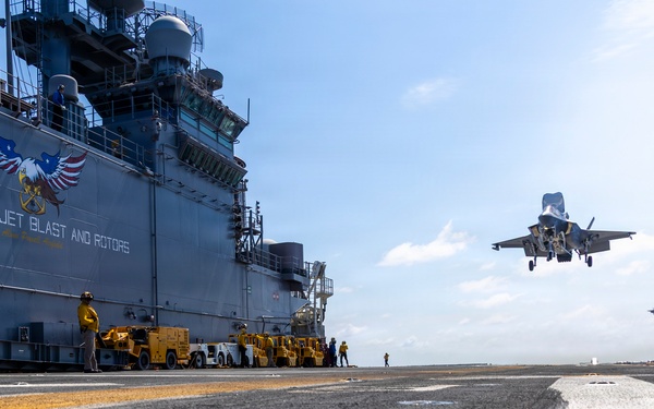 26th Marine Expeditionary Unit’s Type Commanders Amphibious Training | F-35B Lightning II Carrier Qualification
