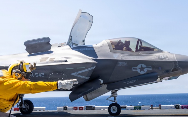 26th Marine Expeditionary Unit’s Type Commanders Amphibious Training | F-35B Lightning II Carrier Qualification