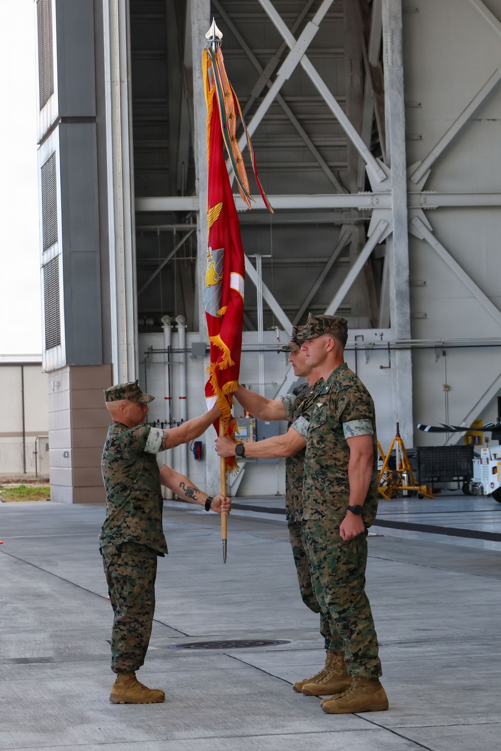 VMGR-153 holds change of command