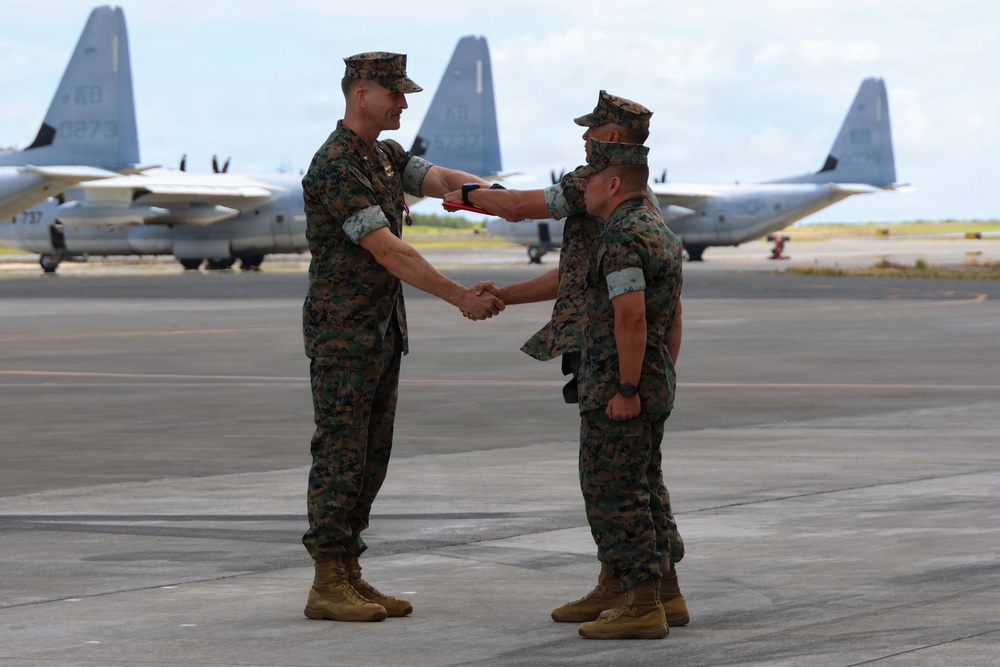 VMGR-153 holds change of command