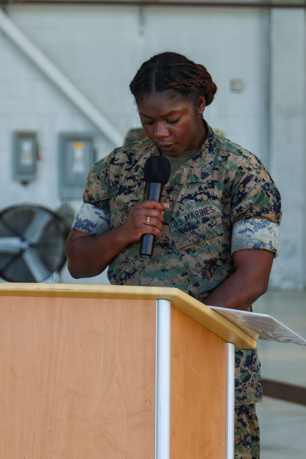 VMGR-153 holds change of command