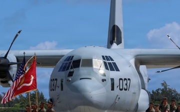 VMGR-153 holds change of command