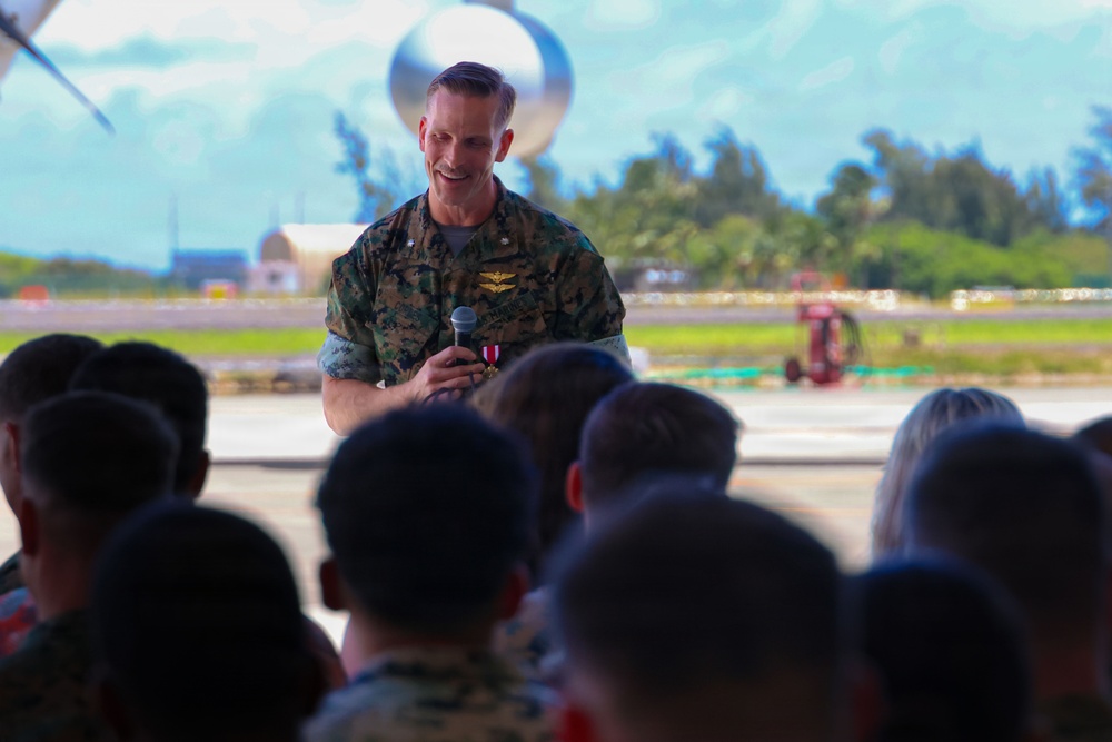 VMGR-153 holds change of command