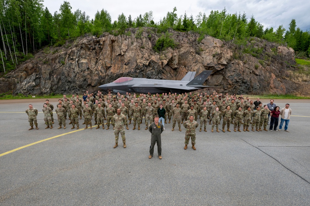 493 FS and 493 FGS group photo