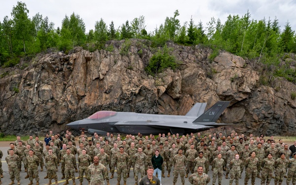 493 FS and 493 FGS group photo