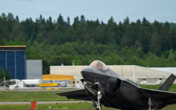 Joint Power in Finland: U.S. F-35s and Marines Integrate at Ramstein Flag 26