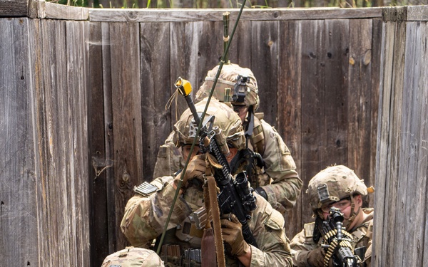 Apache Company, 1-4 Infantry - Blank fire range in GTA