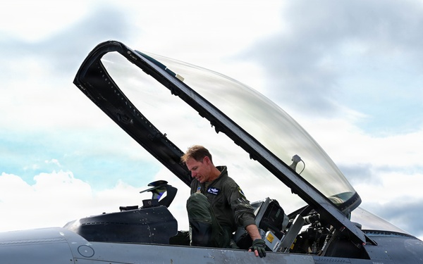 31 FW honors Aviano AB officers following final flights