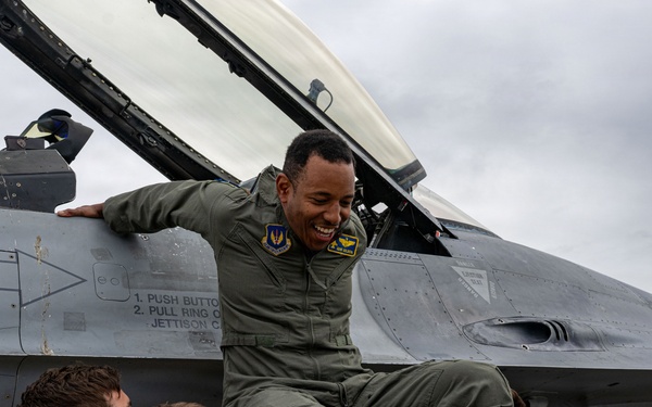 31 FW honors Aviano AB officers following final flights