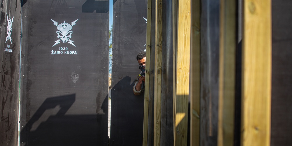 U.S., Czech forces train together in close quarters battle