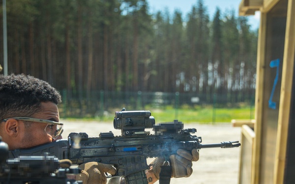 U.S., Czech forces train together in close quarters battle