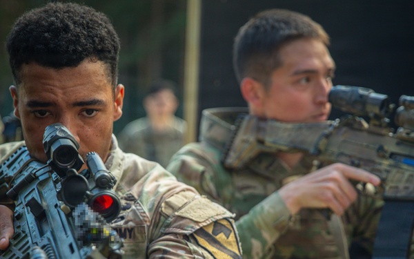 U.S., Czech forces train together in close quarters battle