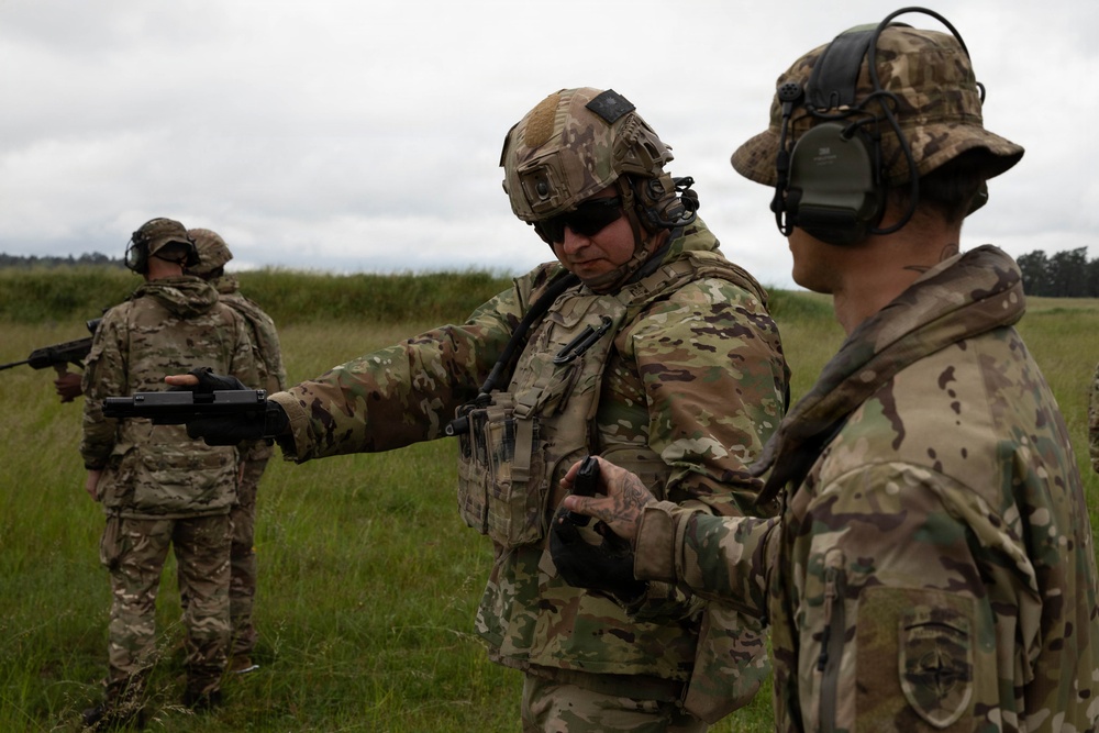 U.S. Army engineers learn from the British Army about close-quarters battle in Poland