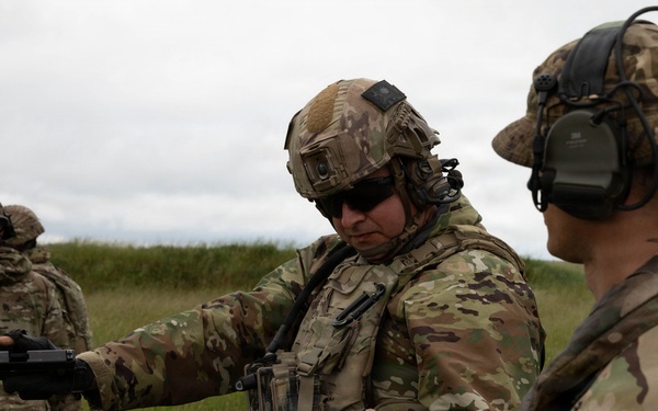 U.S. Army engineers learn from the British Army about close-quarters battle in Poland
