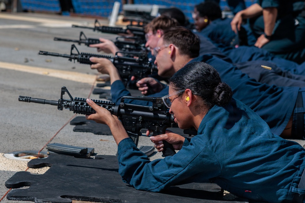USS Gonzalez conducts live fire exercises
