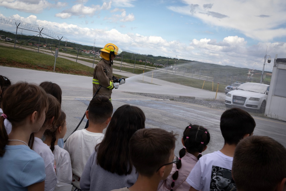 KFOR hosts Public safety Day for Kamenicë/Kamenica English Language Corner students at Camp Bondsteel