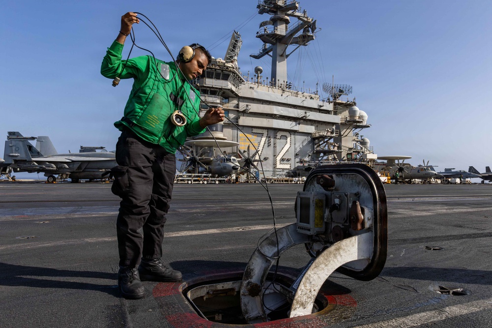 Abraham Lincoln Conducts Flight Deck Operations